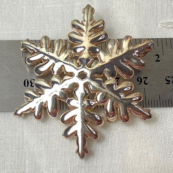 Silver Snowflake Pin - Picture 8 of 8